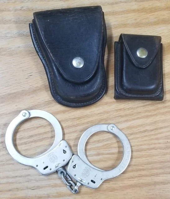 Vintage Leather Handcuff/cuffs & Speed Loader Holsters Police Officer Black CAKE