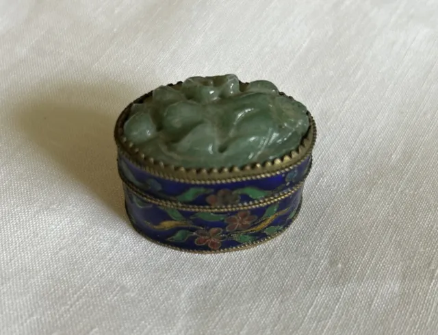 VIINTAGE CHINESE CARVED Green JADE CLOISONNE ENAMEL Oval PILL TRINKET BOX
