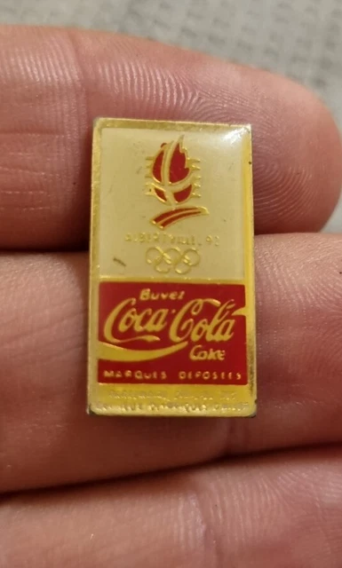 Pin's BOISSON - COCA COLA Music Signé décat paris (capsule