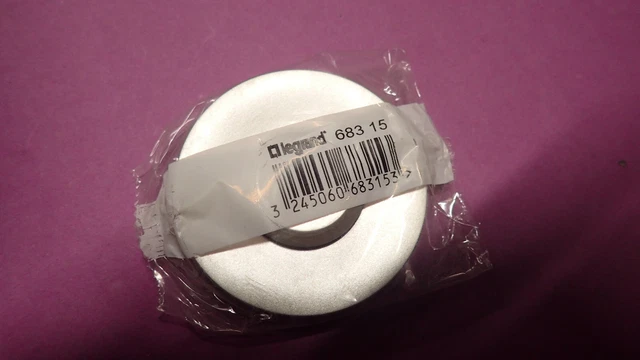 Legrand 68315 - Manette Doigt Enjoliveur Interrupteur ou poussoir PUSH Titane