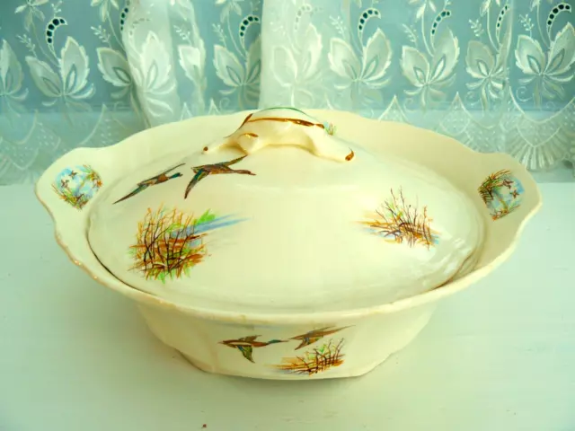 Alfred Meakin   ** Wildfowl **   Lidded Tureen