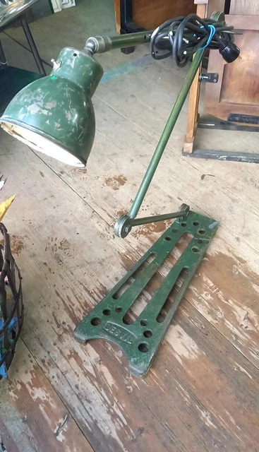Ancienne lampe de garage ou d'atelier articulée Desvil
