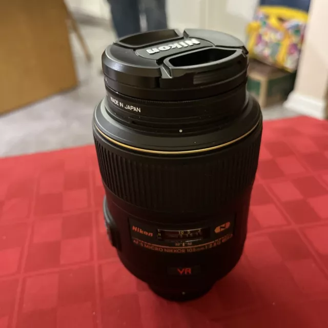 Nikon AF-S Micro Nikkor 105mm F/2.8G Mint VR IF-ED With Front and Rear caps