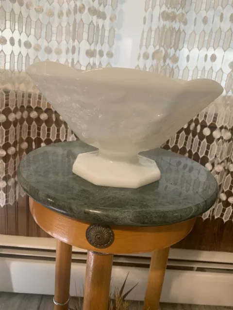 Vintage 9" Anchor Hocking White Milk Glass Pedestal Footed Fruit Bowl Grape Vine