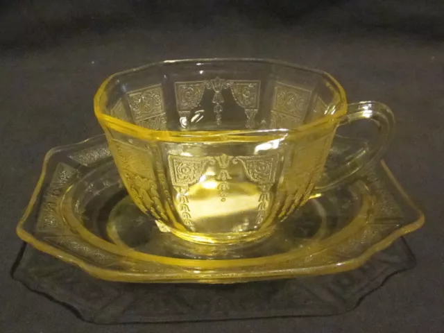 Hocking Glass Princess Topaz Cups & Saucers (4)