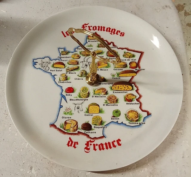 Photo Libre De Droit De Plateau De Fromages Gastronomiques Italiens Et Français Avec Assortiment De Fromages Photo Libre De Droit De Plateau De Fromages Gastronomiques Italiens Et Français Avec Assortiment De Fromages