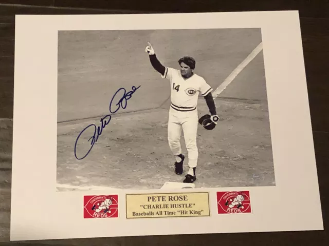Pete Rose Signed  Autograph 8x10 Photo In A 11x14 matted COA Holo