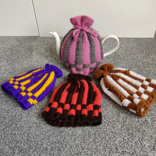 Accogliente tè lavorato a maglia fatto a mano - si adatta a quattro tazze di teiera rotonda, mantiene la tua birra calda ♨️☕