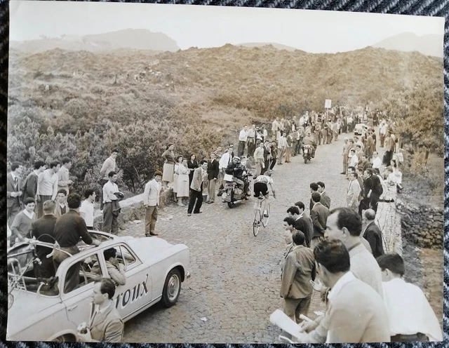 Le champion cycliste Jacques Anquetil by Photographie originale