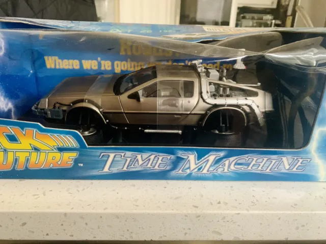 Sunstar Sun Star 1:18 Diecast Model Delorean Time Machine - SIlver (909H2710)