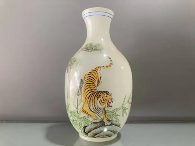 Chinese Old Beijing Glaze Hand Drawn Exquisite Downhill Tiger ​Pattern Vase 0907