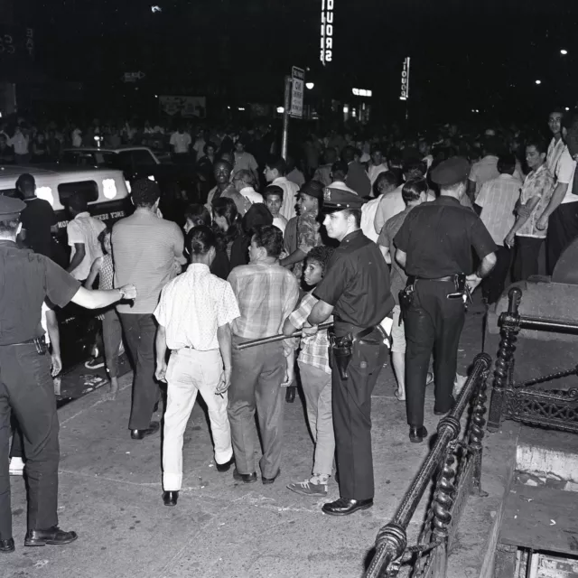 Kf11-770 1962 New York City Police Respond To Riot Scene Orig 2 1/4" B&W Neg