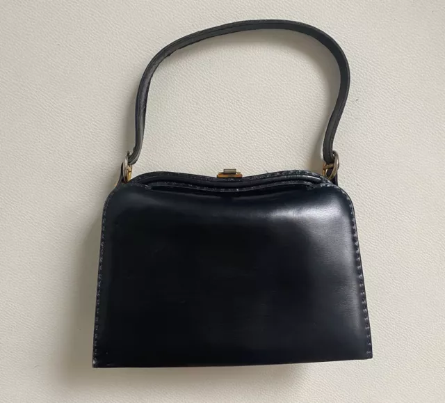 Sac ancien en cuir noir couture sellier vintage 1950-1960