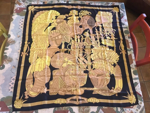Foulard Carré Hermès Panache & Fantaisie En Soie - Vintage Beige - Occasion Porté