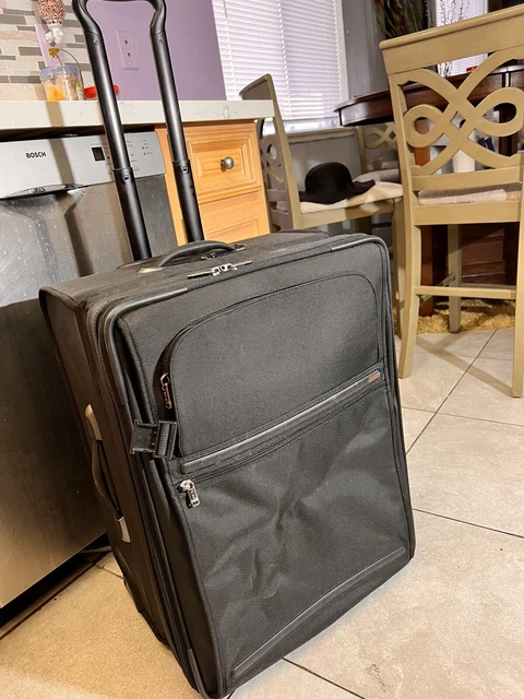 Tumi Alpha 22024D4 Upright Expandable Suitcase Luggage 2 Wheel Rolling Good