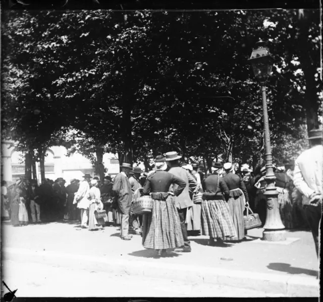 LE PUY EN VELAY 1906 - negative glass - Place du Breuil Butter Market - 84