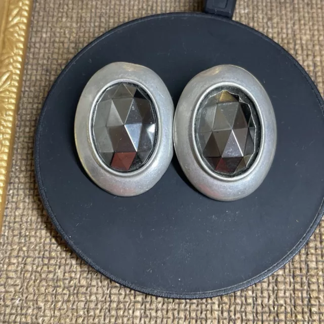 VTG Ben-Amun Silvertone Metal with Faux Hematite Clip-On Earrings VTG Ben-Amun Silvertone Metal with Faux Hematite Clip-On Earrings