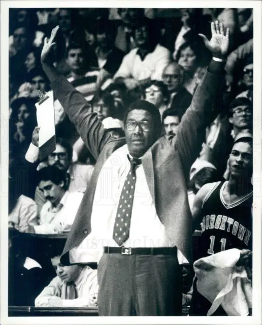 1983 Press Photo Georgetown Hoyas Basketball Head Coach John Thompson