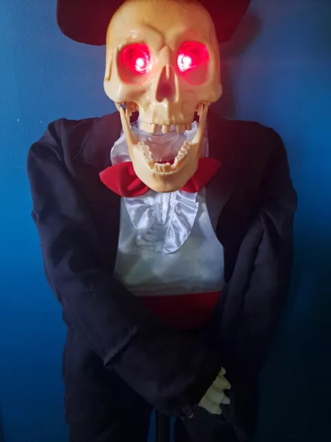 Vintage 1997 GEMMY Animated Light Up Talking 3.5 Foot Skeleton In Original Box
