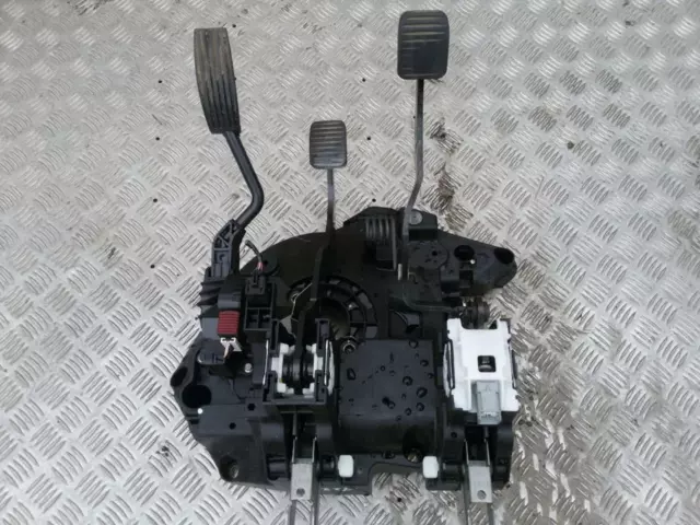 55702021   Accelerator throttle pedal (potentiometer) Fiat Punto 200 FR58476-52