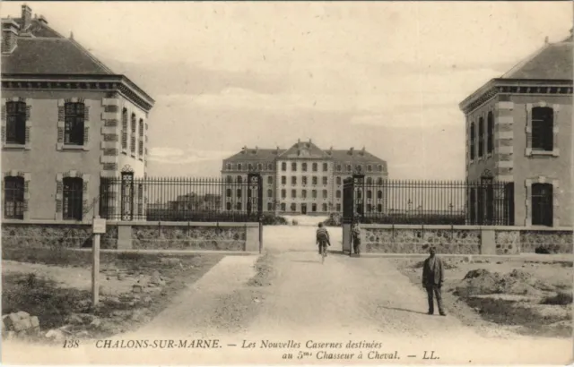 CPA CHALONS-sur-MARNE Les Nouvelles Barracks destinies (126070)