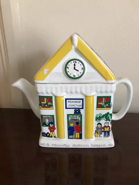 Vintage Wade English Life Primrose Junction Station Teapot Tea Pot Collectable