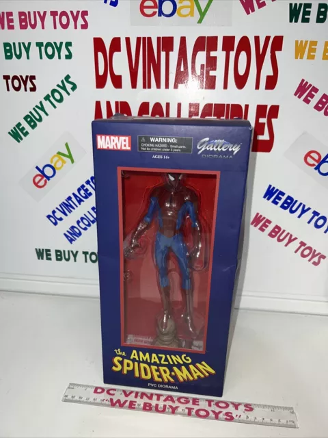The Amazing Spiderman Diamond Select Gallery Diorama 9" Figure Balancing on Pole