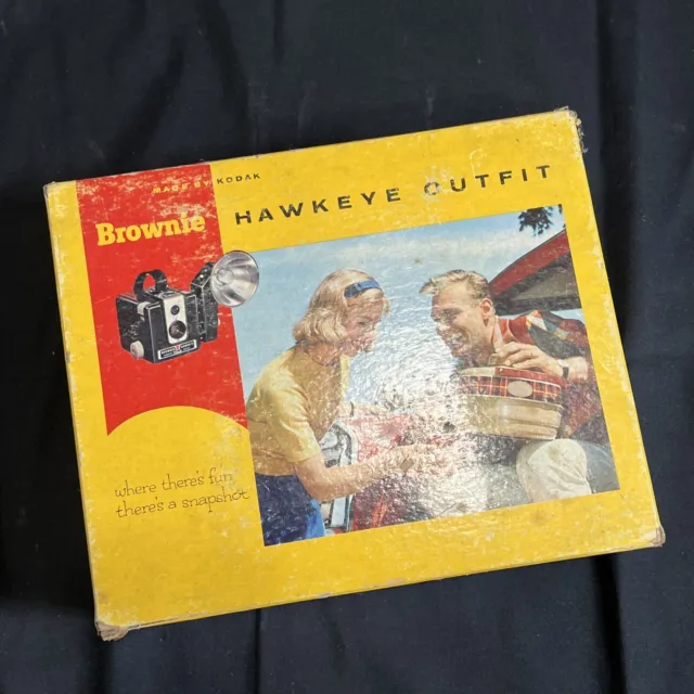 Vintage Kodak Brownie Hawkeye Outfit in Original Box Flash Model Camera Untested