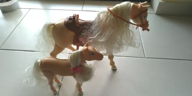 Cheval BARBIE Mattel 2011