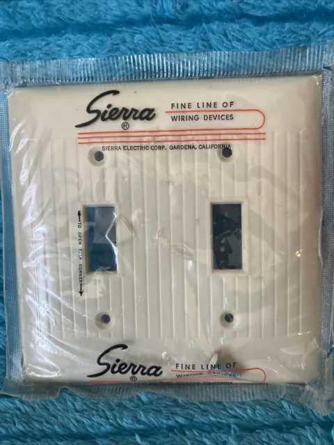 NOS Vintage 50s Sierra Electric Ivory Ribbed Deco 2 Switch Cover Wall Plate