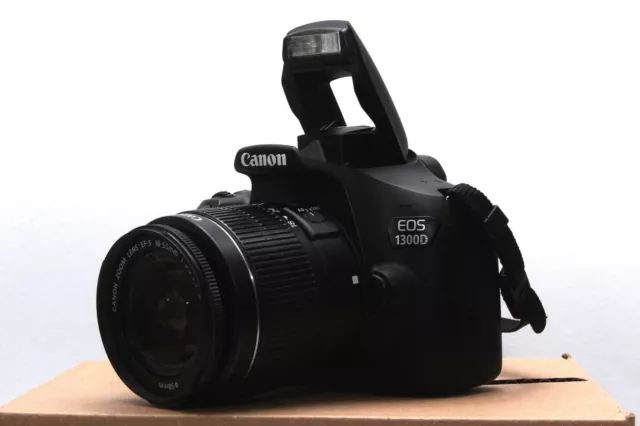 Canon EOS 1300D 18 MP WLAN FULL HD DSLR + Canon EF-S 18-55mm III Objektiv + Zub