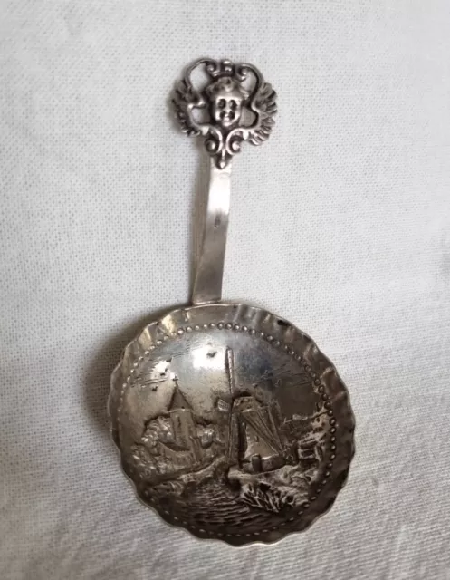 Cuillère À Thé En Argent Sterling Repoussé A Décor De Moulin Et Ange Ref H989