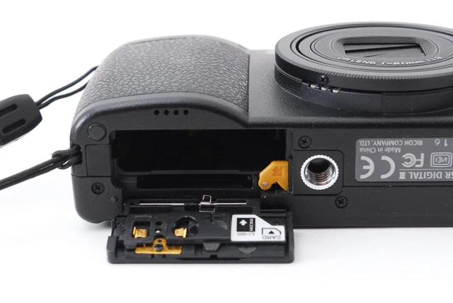 RICOH GR 10.0MP Digital III 3 Camera w/ battery Charger [Exc++] From Japan E640 9