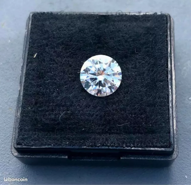 Diamant Moissanite Couleur D VVS1 Certificat GRA