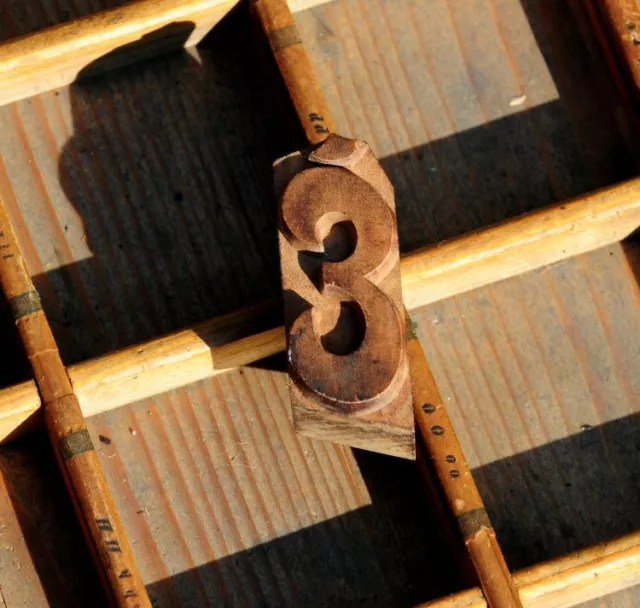 letter:È rare wood type letterpress printing block woodtype font antique print