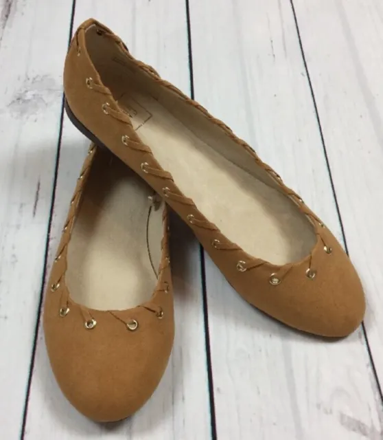 Gap Women’s Size 10 Tan / Brown Faux Suede Slip-On Flat Shoes & Gold Detail. Nwt