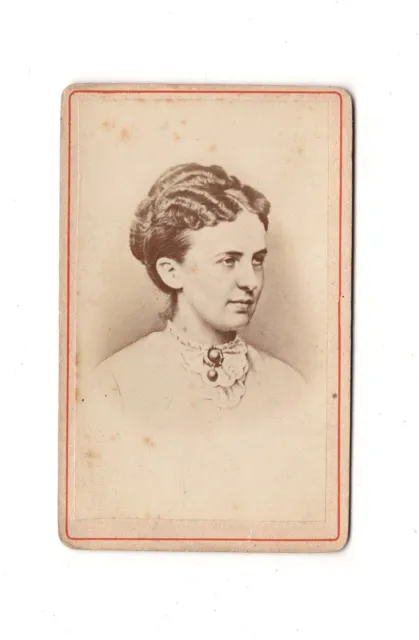 CDV Foto Damenportrait / Persönlichkeit / Sängerin ? - um 1870