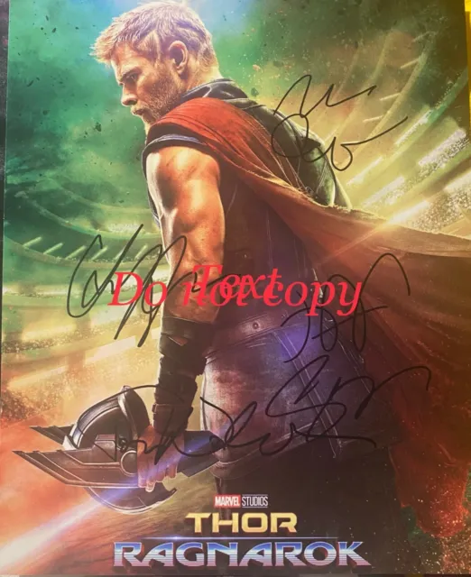 Chris Hemsworth - Hand Signed With Coa - Thor Ragnarok Autographed 8X10 Photo