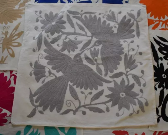 1 Pillowcase, Funda de cojin con bordado hermoso de Tenango. Artesanía Otomi.