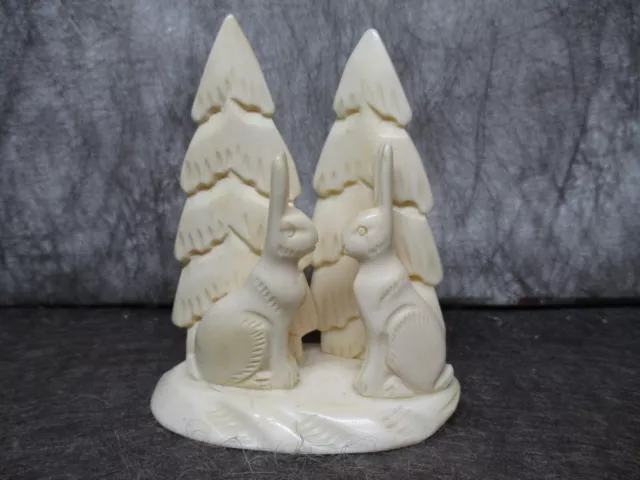 Vintage Eskimo Sculpture Featuring Hare. Carve. Alaska Inuit shed antler