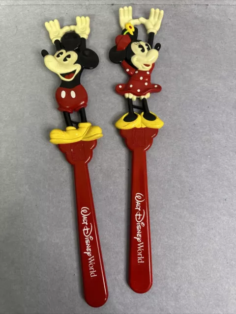 Walt Disney World Mickey & Minnie Mouse Plastic Vintage Back Scratchers t2991b