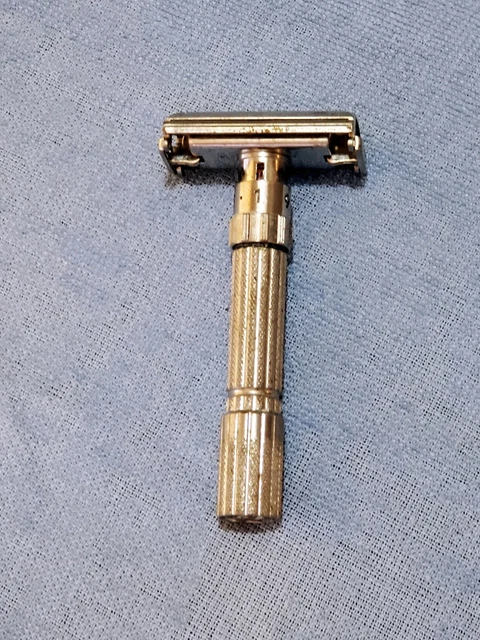 Vintage 1960 Gillette F-2 Fat Boy Adjustable 1-9 Safety Razor