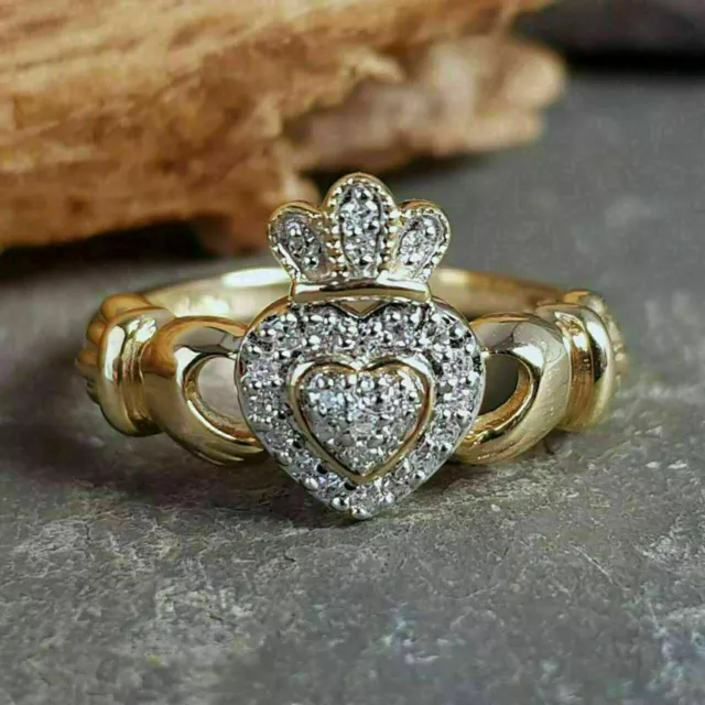 BAGUE CLADDAGH DE fian ailles en diamant simul taille ronde 2 ct