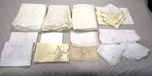 Lot  16 Vtg Linens Tablecloths, Doilies, Napkins, Table Runners Use or Cutter