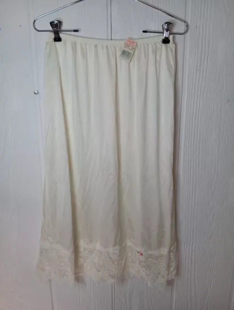 Vtg Vanity Fair Women's M Antron III Nylon Half Slip Ivory Wide Lace NWT