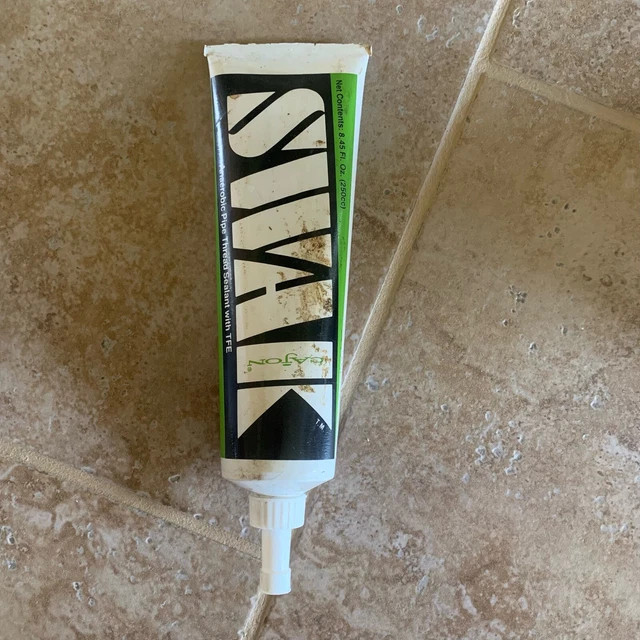 SWAGELOK SWAK MSPTS250 Anaerobic Pipe thread sealant with PTFE 8.45 fl oz £26.23 PicClick UK