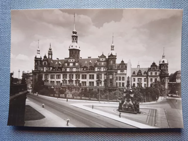 alte Ansichtskarte Postkarte AK Dresden Sachsen Sophienstraße m. Residenzschloss