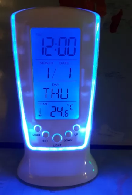 Reveil-Matin LED avec Température, Date et Heure/Alarme Square Clock DS-510/Neuf