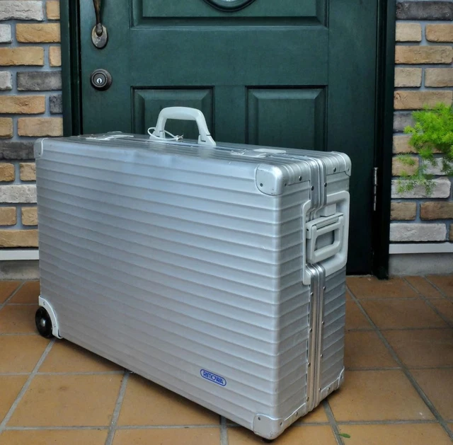 リモワ 『OPAL』 JUMBO 70 プルタブ2輪アルミケース 82L リモワ 『OPAL』 JUMBO 70 プルタブ2輪アルミケース 82L 日本で