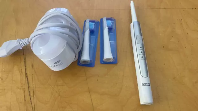 Elektrische Zahnbürste OralB PLusonic